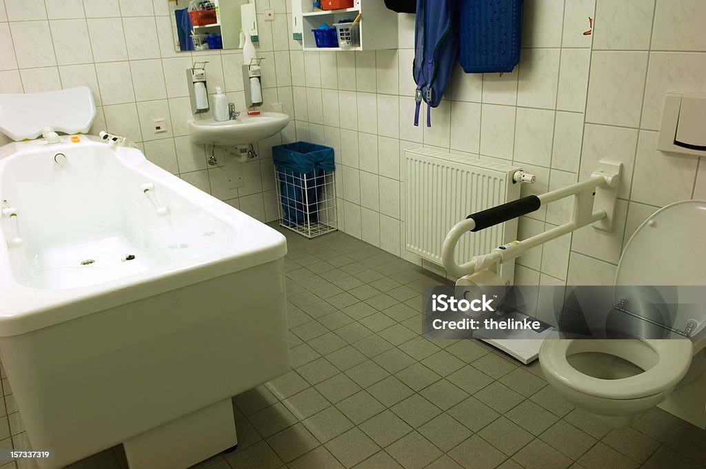 Łazienka dla osób niepełnosprawnych - Zbiór zdjęć royalty-free (Łazienka)