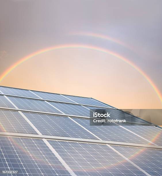 Photovoltaik Rozmiar Obrazu Xxl - zdjęcia stockowe i więcej obrazów Panel słoneczny - Panel słoneczny, Tęcza, Elektrownia słoneczna