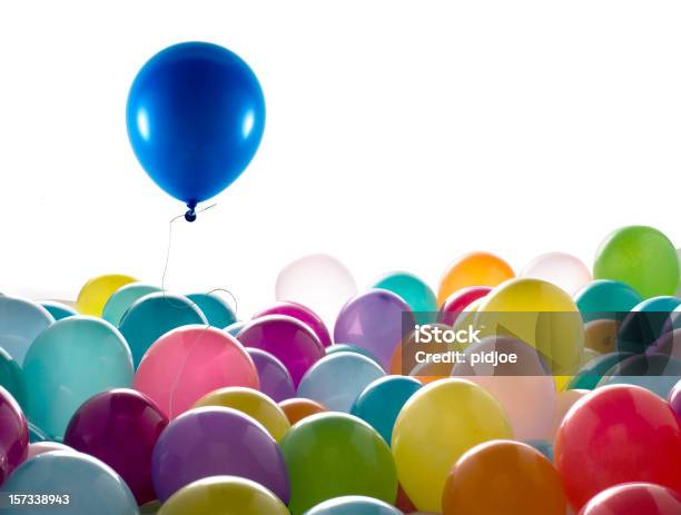 Blu Colorato Palloncino - Fotografie stock e altre immagini di Blu - Blu, Colore verde, Composizione orizzontale