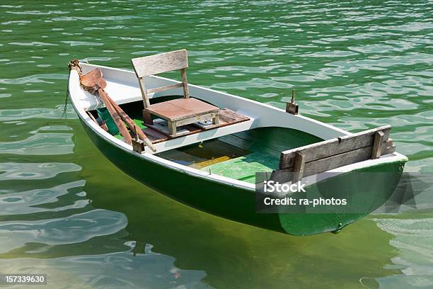 Barca Da Pesca - Fotografie stock e altre immagini di Acqua - Acqua, Ambientazione esterna, Ambientazione tranquilla