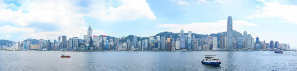 ビクトリアハーバーと香港島のパノラマ - hong kong skyline panoramic china ストックフォトと画像