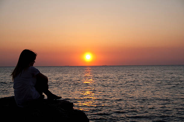 istock women in the sunset 157351020