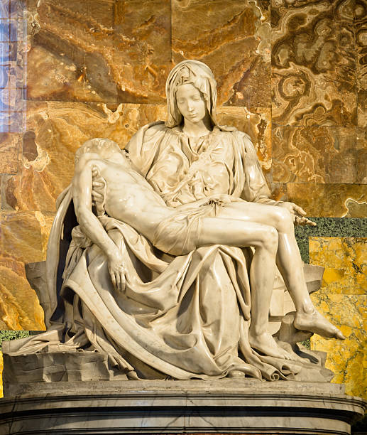 skulptur von michelangelo pietà - michelangelo stock-fotos und bilder