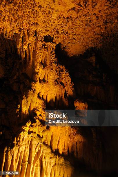 Gruta Biserujka Krk Island Croácia - Fotografias de stock e mais imagens de Abaixo - Abaixo, Amarelo, Arranjo