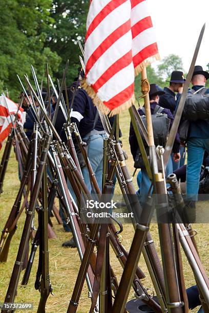 Pistolas Después De La Batalla De Gettysburg Foto de stock y más banco de imágenes de Guerra civil estadounidense - Guerra civil estadounidense, Guerra Civil, Personal militar