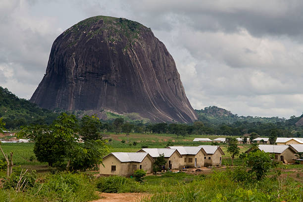 зума-рок - nigeria abuja africa rock стоковые фото и изображения