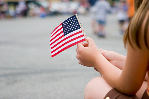 bandiera usa - child flag fourth of july little girls foto e immagini stock