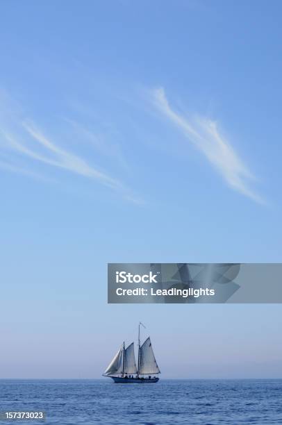 Schooner E Céu Camden - Fotografias de stock e mais imagens de EUA - EUA, Iate, Camden - Maine