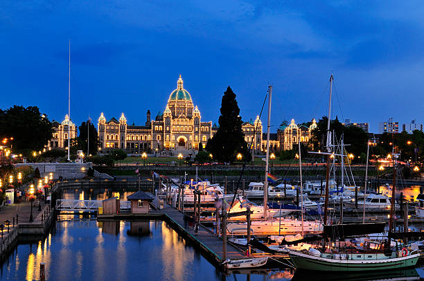istock Night time in Victoria, British Columbia 157373034