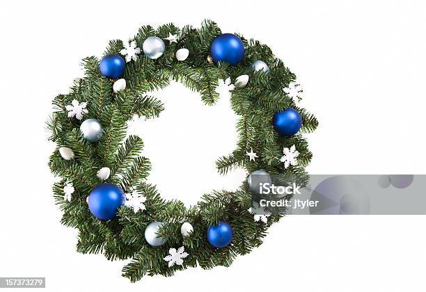 Photo libre de droit de Couronne De Noël banque d'images et plus d'images libres de droit de Couronne florale - Couronne florale, Noël, Bleu