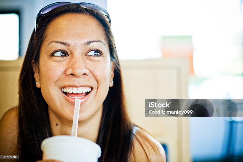 Riendo a la hora del almuerzo - Foto de stock de Adolescencia libre de derechos