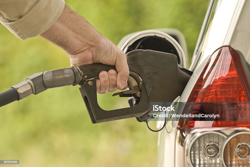손으로 펌핑용 가솔린 - 로열티 프리 가솔린 스톡 사진