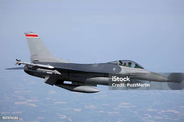 F 16 Реактивном Истребителе Xl — стоковые фотографии и другие картинки Ракетное оружие - Ракетное оружие, Истребитель, Ракета Сайдвиндер