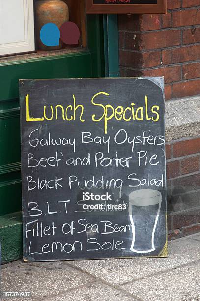 Foto de Comida De Pub Irlandês e mais fotos de stock de Quadro-negro - Quadro-negro, Cardápio, Bar