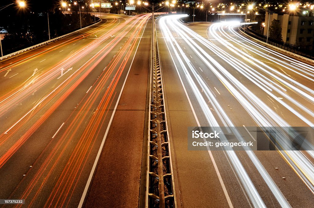 Occupato traffico di notte - Foto stock royalty-free di Automobile