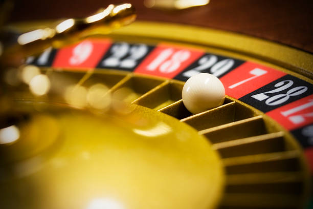 ルーレット - roulette roulette wheel gambling roulette table ストックフォトと画像