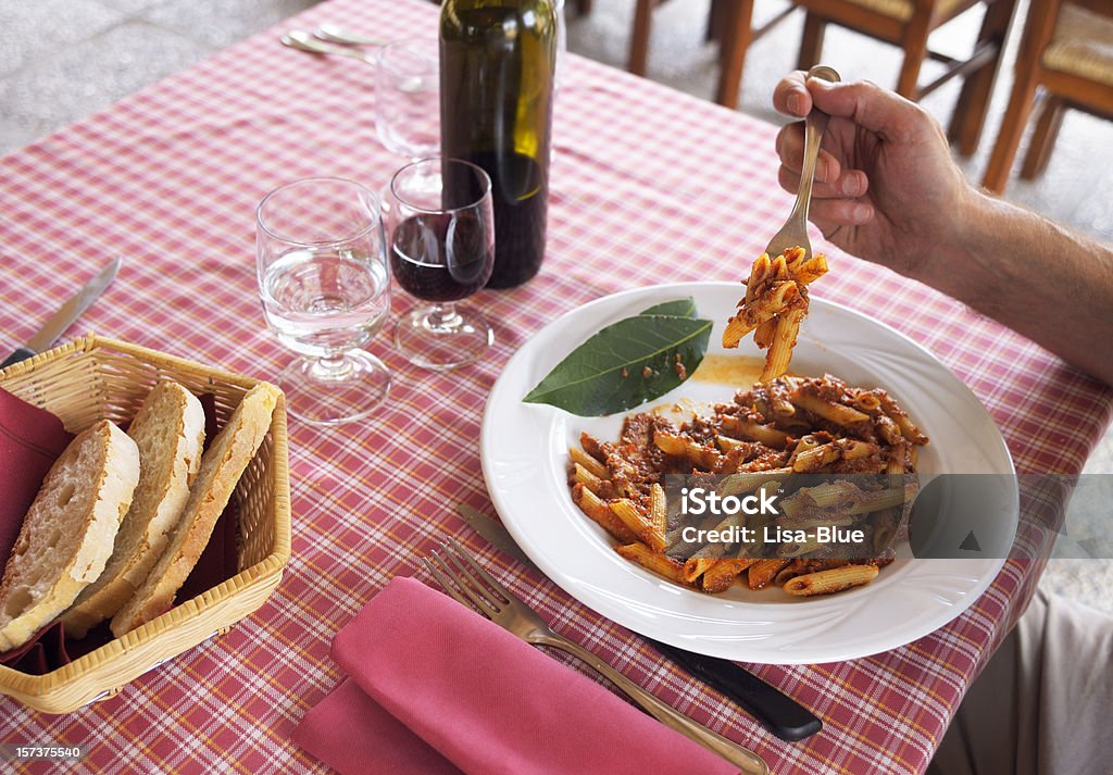 Mann Essen Italienische Pasta - Lizenzfrei Chianti-Region Stock-Foto