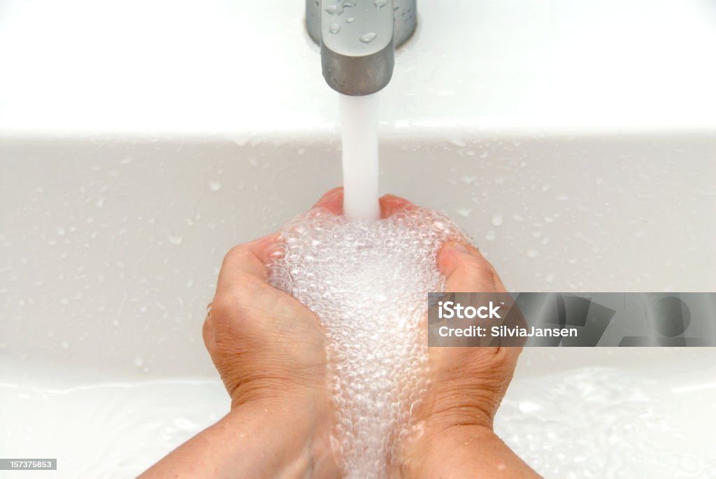 Lavado de manos - Foto de stock de Agua libre de derechos