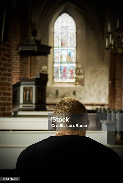 In Der Church Stockfoto und mehr Bilder von Abgeschiedenheit - Abgeschiedenheit, Besuchen, Beten