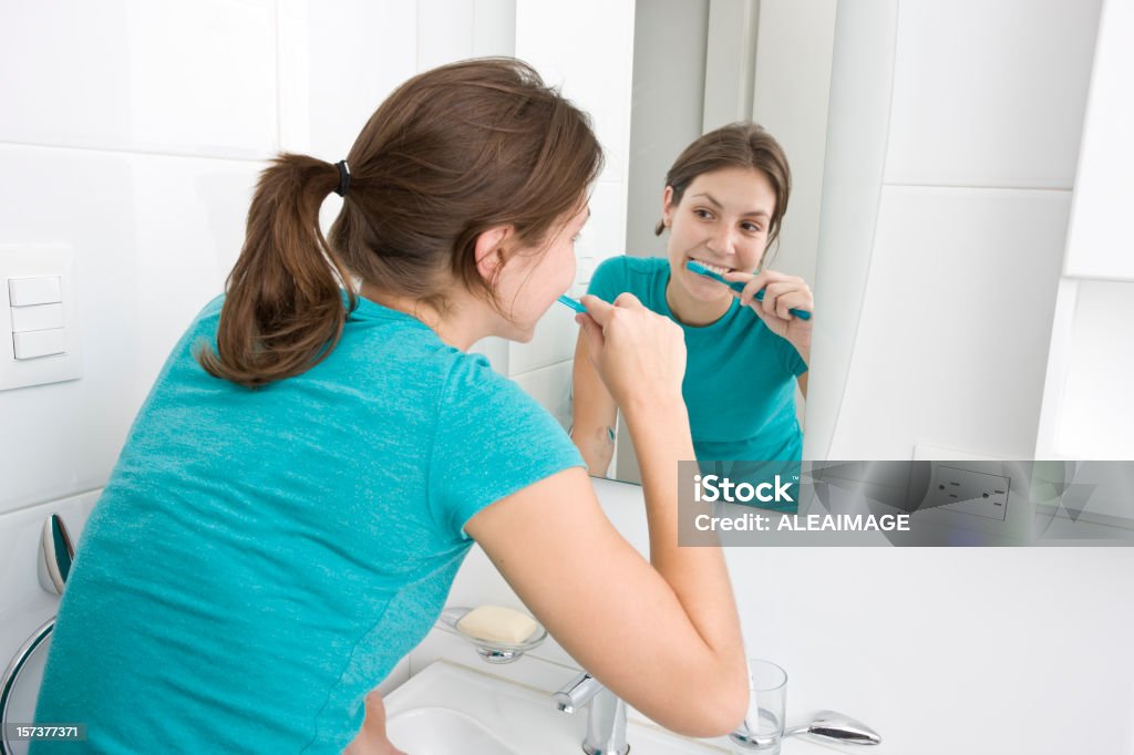 Assistenza odontoiatrica - Foto stock royalty-free di Adolescente