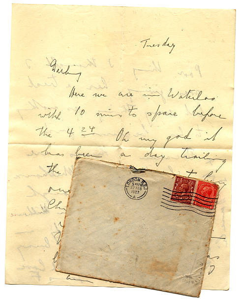 brief, briefumschlag gepostet von der waterloo station im jahr 1927 - old envelope stock-fotos und bilder
