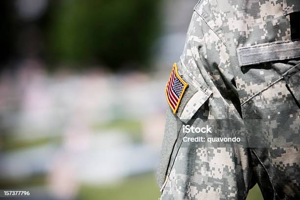 Bandeira Dos Estados Unidos Da América Em Uniforme Militar Do Exército Espaço Para Texto - Fotografias de stock e mais imagens de Exército Americano