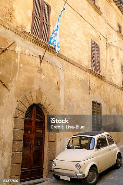 Alte Italienische Auto Fiat 500städtisches Motiv Stockfoto und mehr Bilder von 1950-1959 - 1950-1959, Rom - Italien, 500