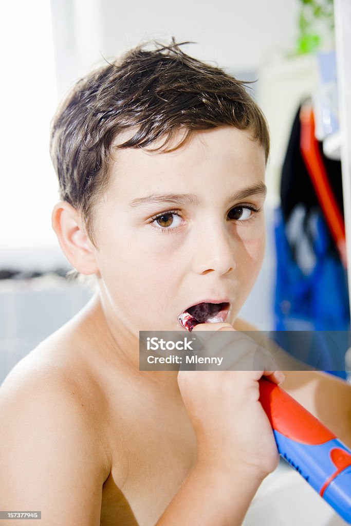 Bambini di cura dentale - Foto stock royalty-free di Allegro