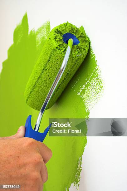 Muro Dipinto Di Verde - Fotografie stock e altre immagini di Ambientazione interna - Ambientazione interna, Bricolage, Colore descrittivo