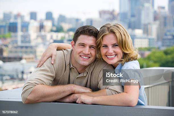 Foto de Feliz Casal Jovem e mais fotos de stock de Adulto - Adulto, Amizade, Amor