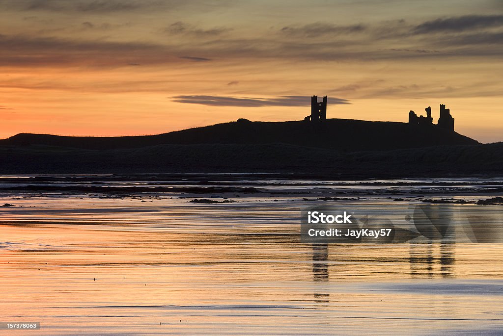 Dunstanburgh Замок - Стоковые фото Англия роялти-фри