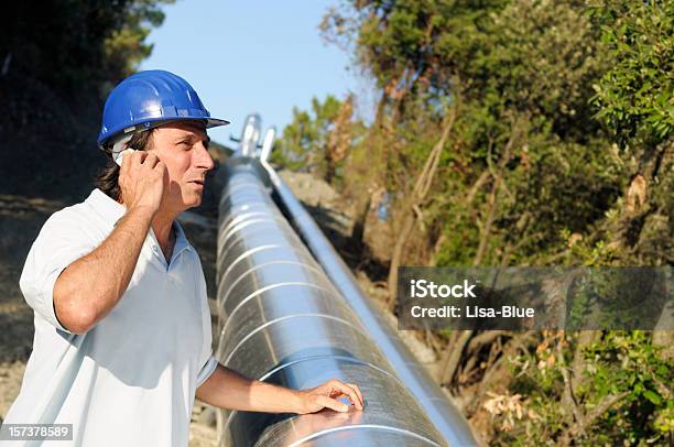 Foto de Engenheiro Na Usina Elétrica Geotérmica e mais fotos de stock de Engenheiro - Engenheiro, Usina Elétrica Geotérmica, 30 Anos