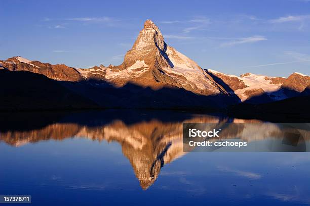 Foto de Matterhorn Reflexo e mais fotos de stock de Agosto - Agosto, Suíça, Alpes europeus
