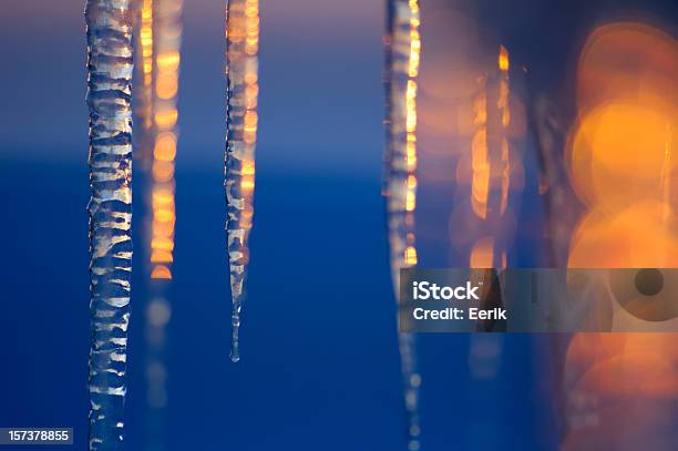 Icicles - Fotografias de stock e mais imagens de Pingente de Gelo - Pingente de Gelo, Colorido, Derreter