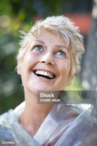 Grande Sorriso - Fotografias de stock e mais imagens de Adulto - Adulto, Adulto de idade mediana, Adulto maduro