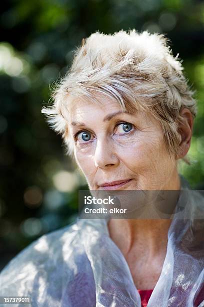 Blue Occhi - Fotografie stock e altre immagini di Caucasico - Caucasico, Donne mature, Rivolto verso l'obiettivo