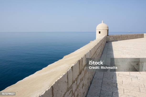 Parede Velha De Dubrovnik - Fotografias de stock e mais imagens de Antigo - Antigo, Arquitetura, Azul