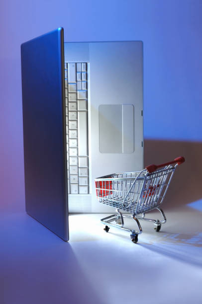 راهنمای کامل راهاندازی فروشگاه اینترنتی پرفروش در سال 2025