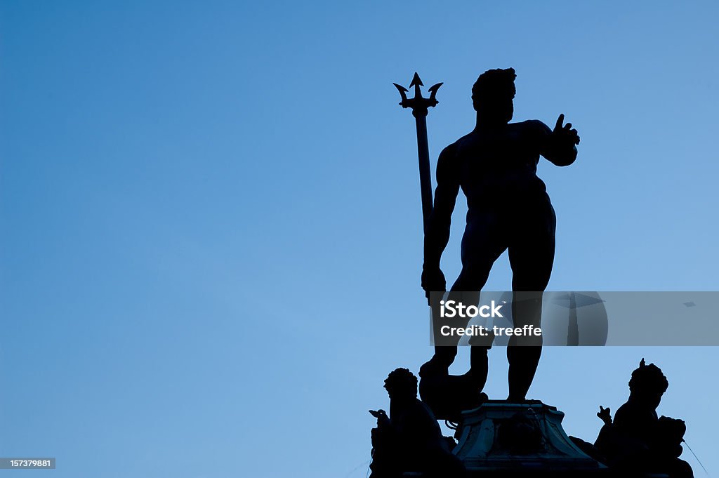 Болонья: Темно-синий с его Трезубец - Стоковые фото Нептун - римский бог роялти-фри