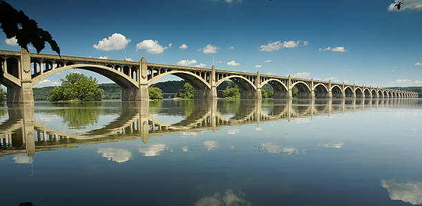 columbia-라이츠빌 구름다리 - bridge pennsylvania susquehanna river concrete 뉴스 사진 이미지