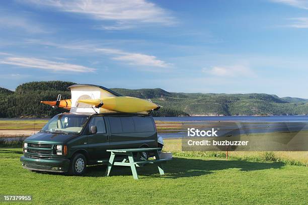 Foto de Camping Vannear O Saguenay Margem Do Rio e mais fotos de stock de Acampar - Acampar, Caiaque - Barco a remo, Atividade Recreativa