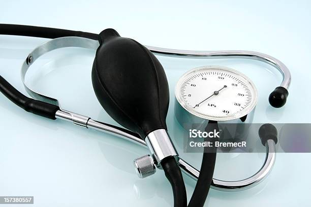 Sphygmomanometer - Fotografias de stock e mais imagens de Medidor de Tensão Arterial - Medidor de Tensão Arterial, Azul, Borracha - Material