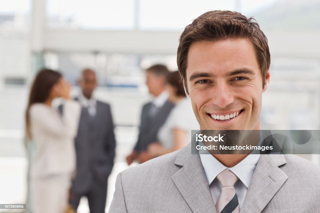 Porträt von glücklichen Jungen Geschäftsmann - Lizenzfrei 20-24 Jahre Stock-Foto