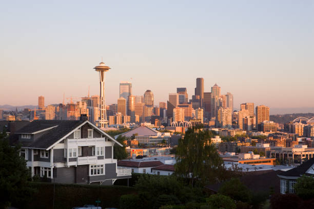 Seattle al atardecer - foto de stock