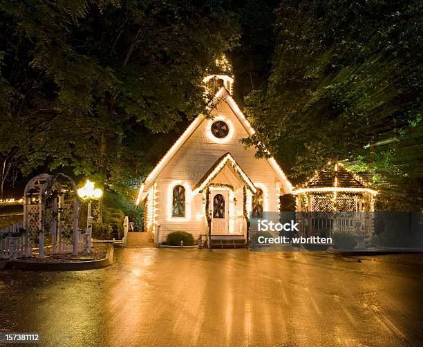 Chapel Of Love Stockfoto und mehr Bilder von Flitterwochen - Flitterwochen, Nacht, Beleuchtet