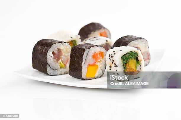 Rolos De Sushi - Fotografias de stock e mais imagens de Sushi - Sushi, Fundo Branco, Branco