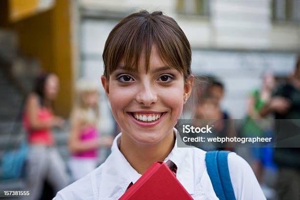 Vuelta A La Escuela Foto de stock y más banco de imágenes de 18-19 años - 18-19 años, 20 a 29 años, Adolescencia