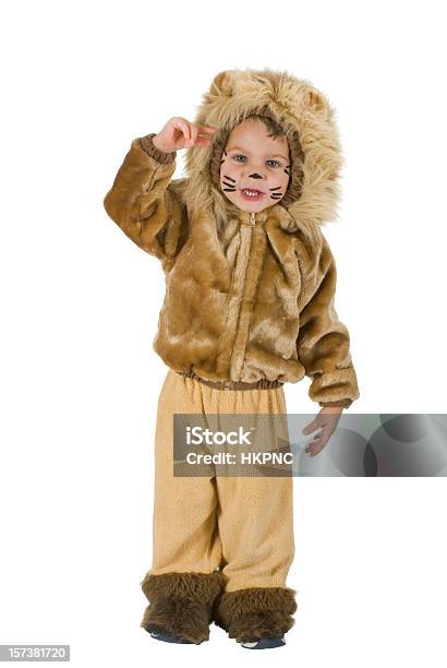 Photo libre de droit de Enfant Garçon Mignon Halloween Costume De Lion Tracé De Détourage banque d'images et plus d'images libres de droit de Enfant