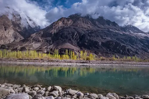 Hunza Complex Hunza River Photos | Télécharger des images gratuites sur Unsplash