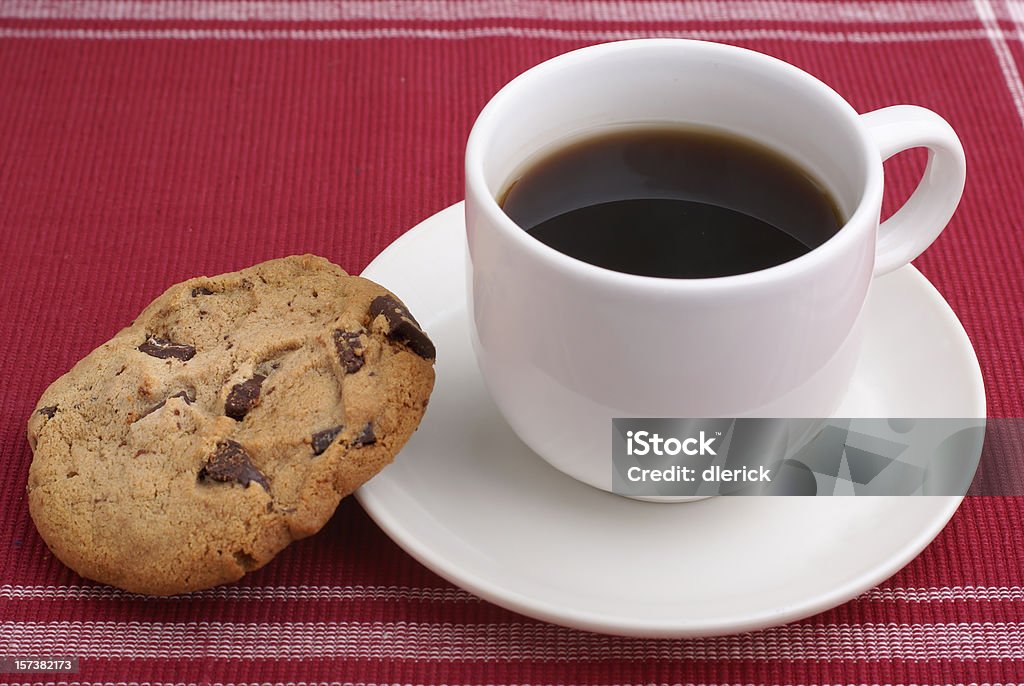 Tasse Kaffee und Schokolade-chip-cookie - Lizenzfrei Bildschärfe Stock-Foto